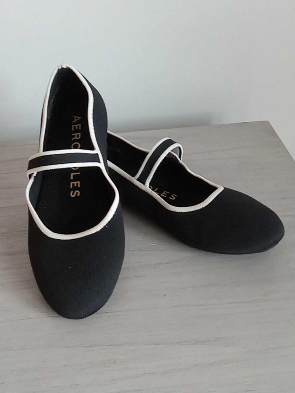 New! Aerosoles flat Mary Janes sz 9